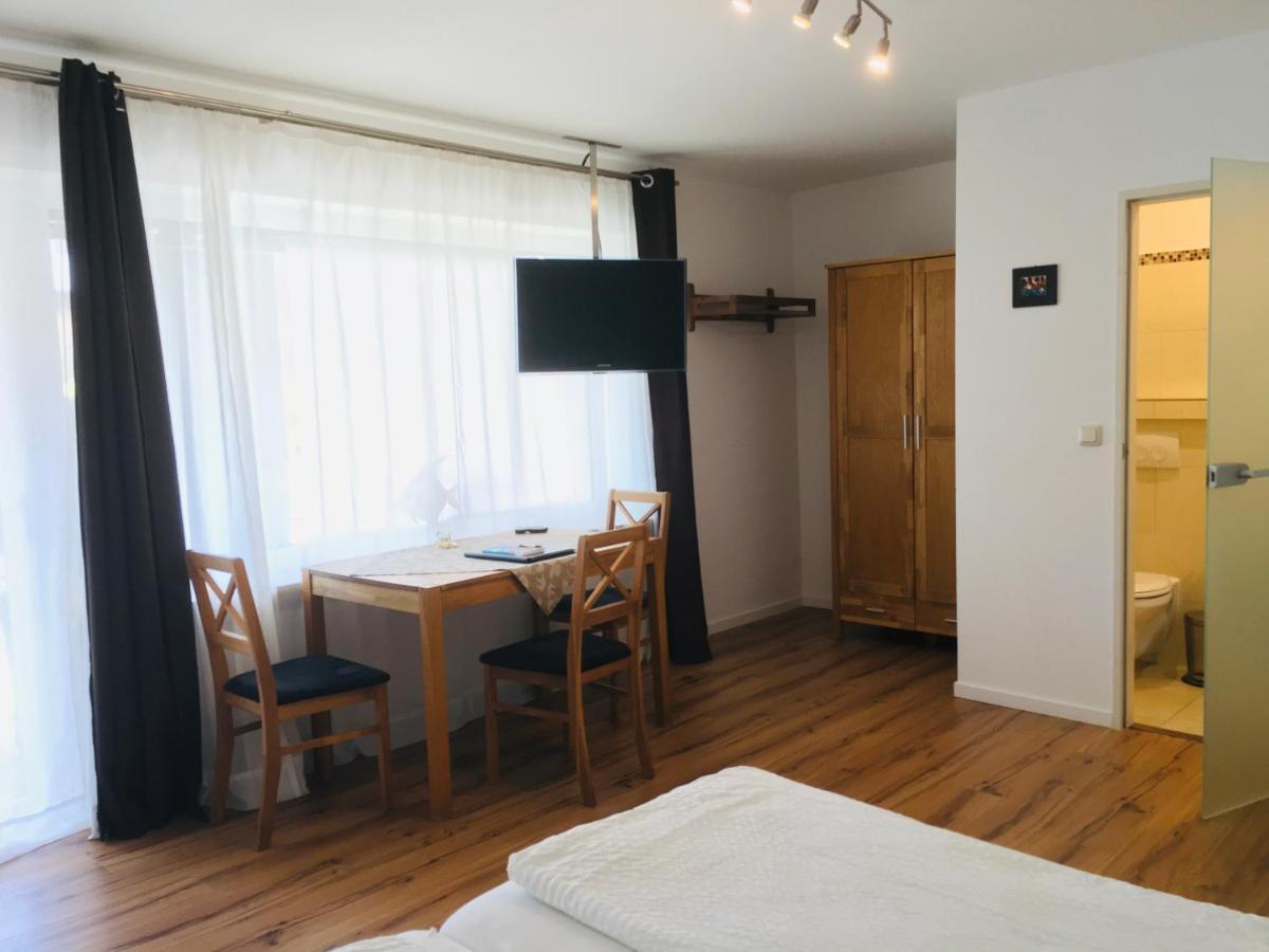 Gaestehaus Sommertal Mit Pool Im Garten, Eigener Parkplatz, 800M Zum Bodensee, 300M Zur Altstadt Meersburg Eksteriør bilde